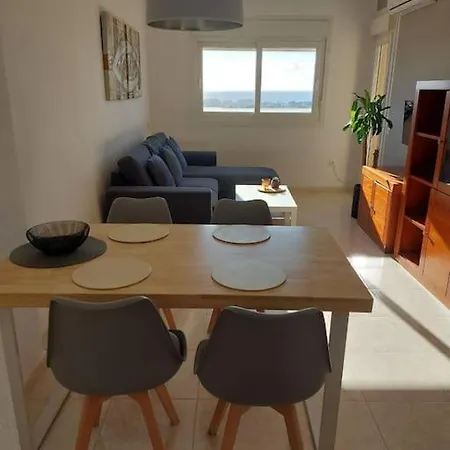 Apartment Sea View With Balcony. Queen Size Bed. High Speed Internet *