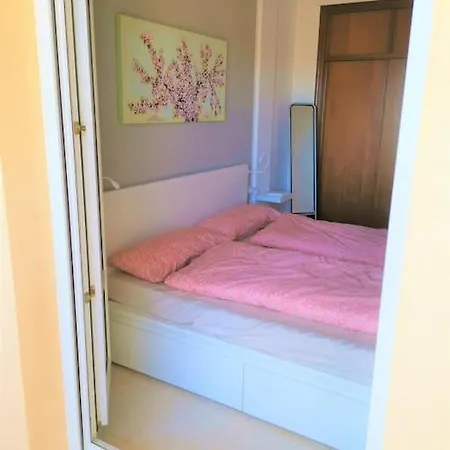Sea View With Balcony. Queen Size Bed. High Speed Internet Apartment Aguadulce (Almeria)
